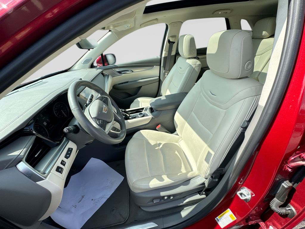 Used 2025 Cadillac XT5 SUV