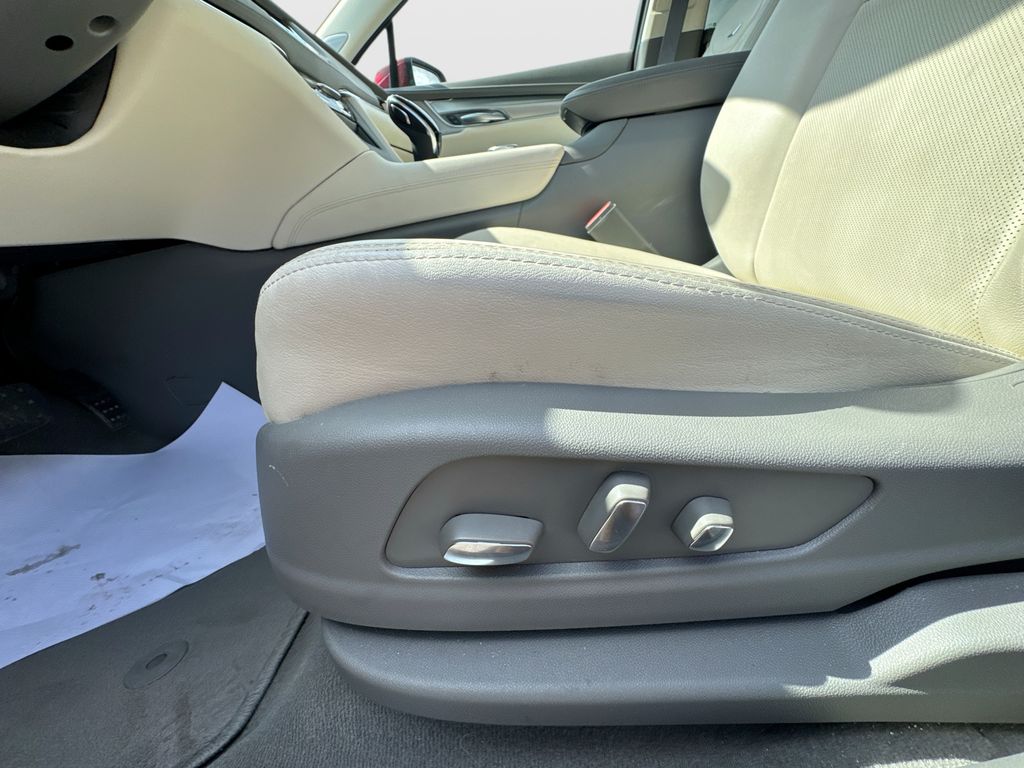 Used 2025 Cadillac XT5 SUV