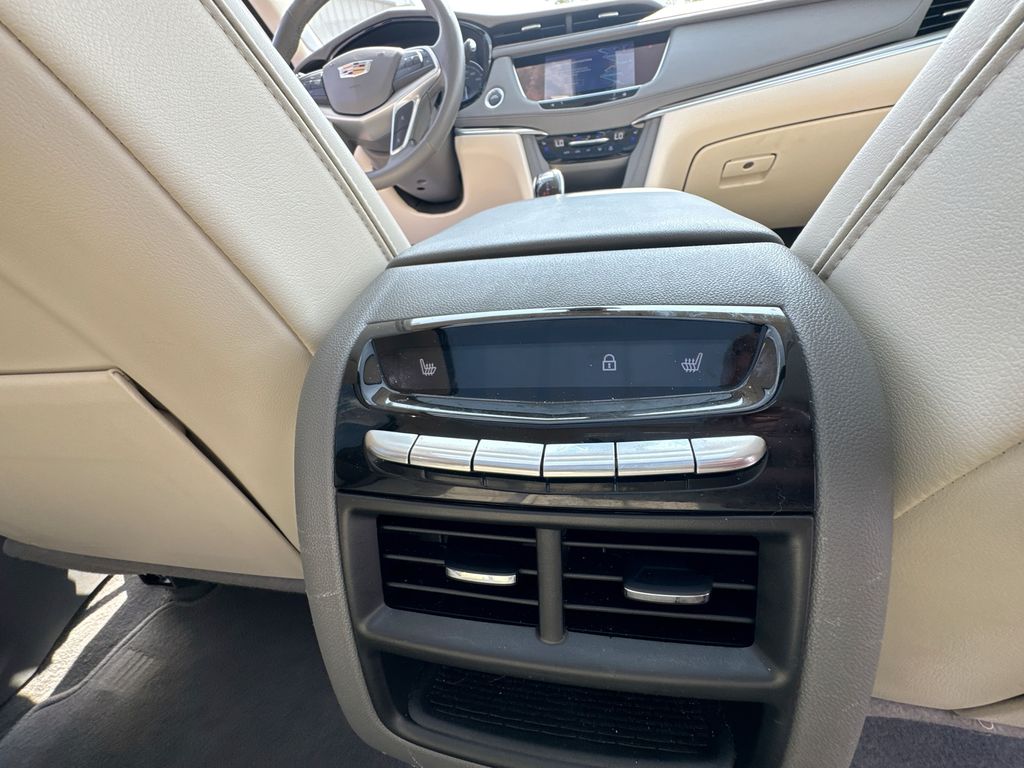 Used 2025 Cadillac XT5 SUV