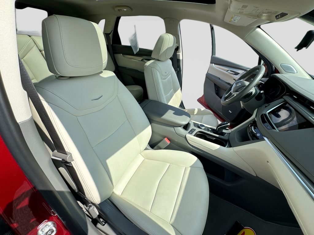 Used 2025 Cadillac XT5 SUV