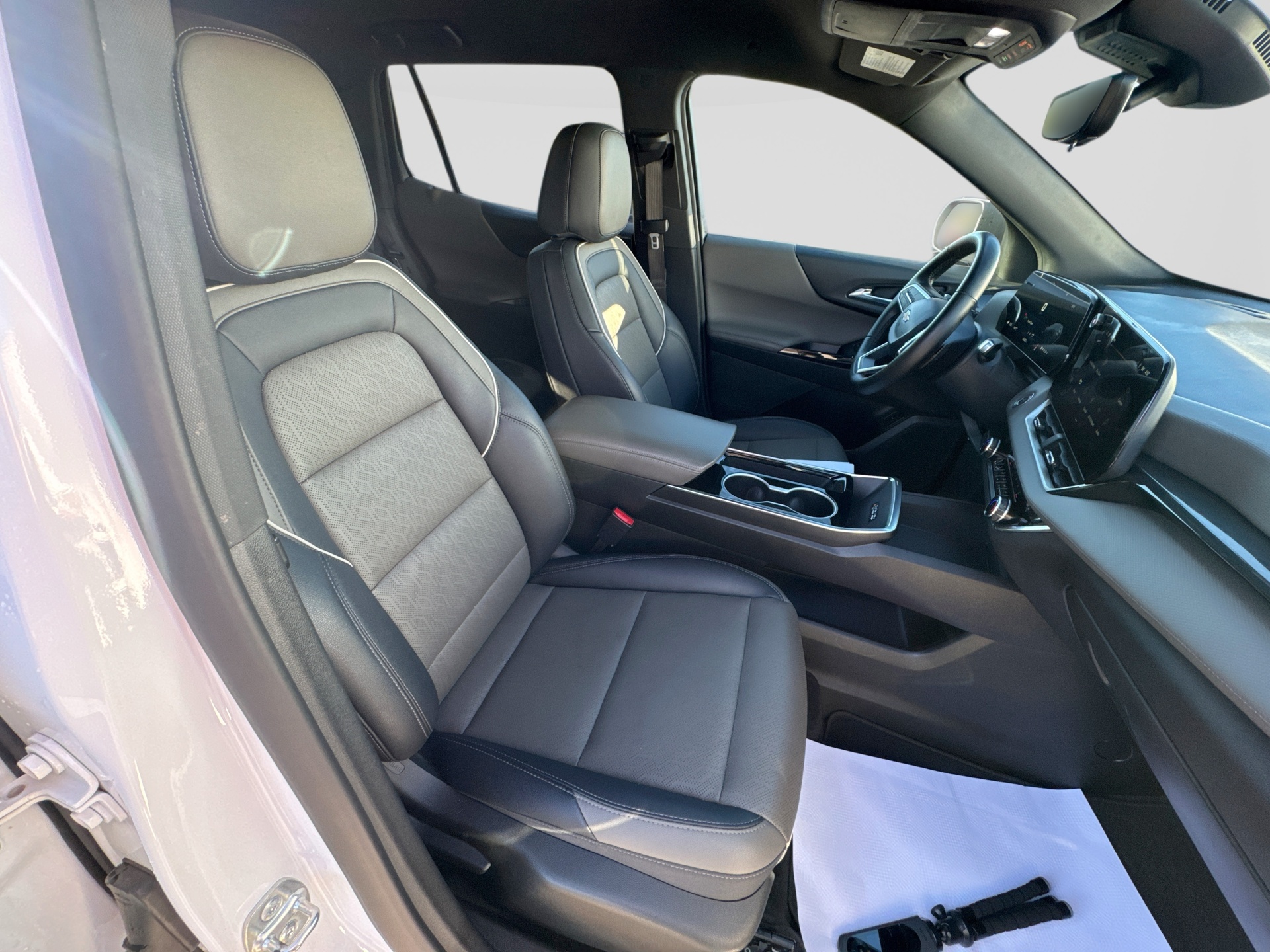 Used 2025 Chevrolet Equinox SUV