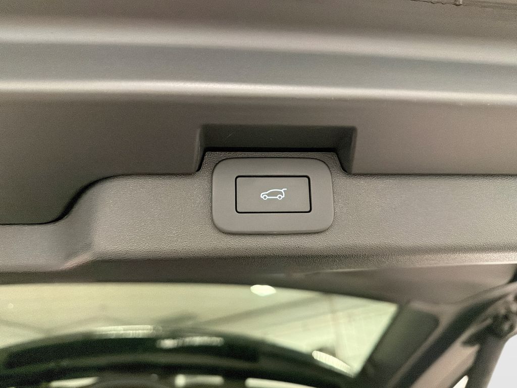 Used 2023 Land rover Discovery SUV