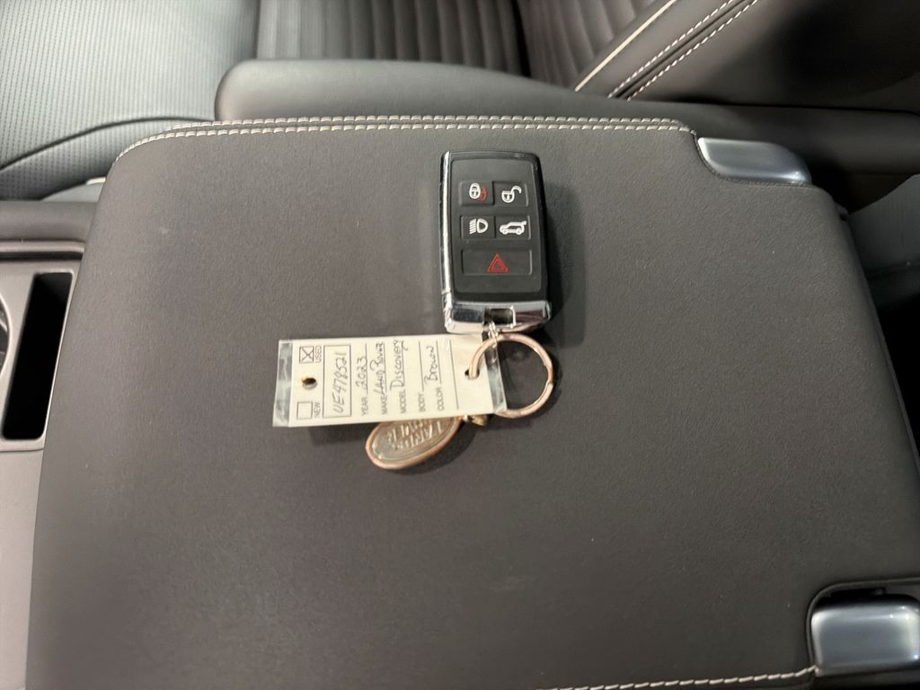 Used 2023 Land rover Discovery SUV