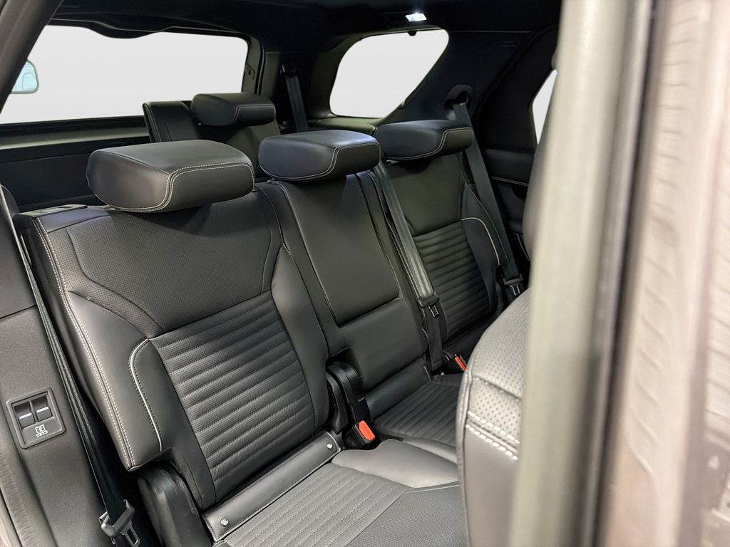 Used 2023 Land rover Discovery SUV