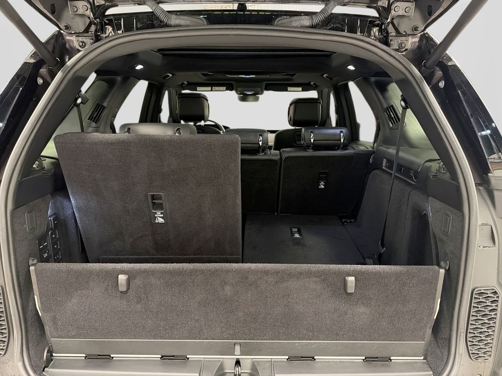 Used 2023 Land rover Discovery SUV
