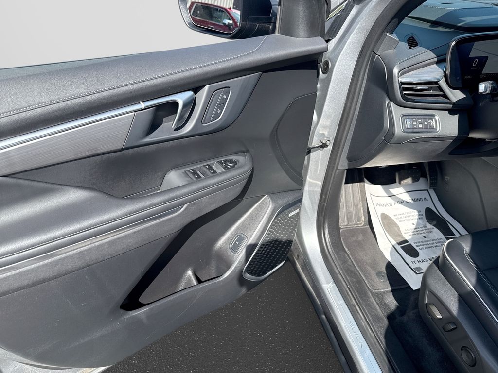 Used 2025 Buick Enclave SUV