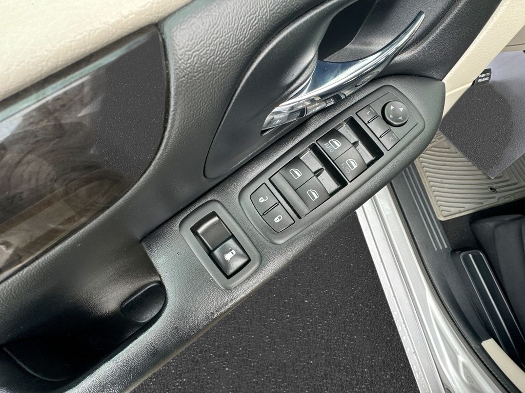 Used 2015 Dodge Grand Caravan Van