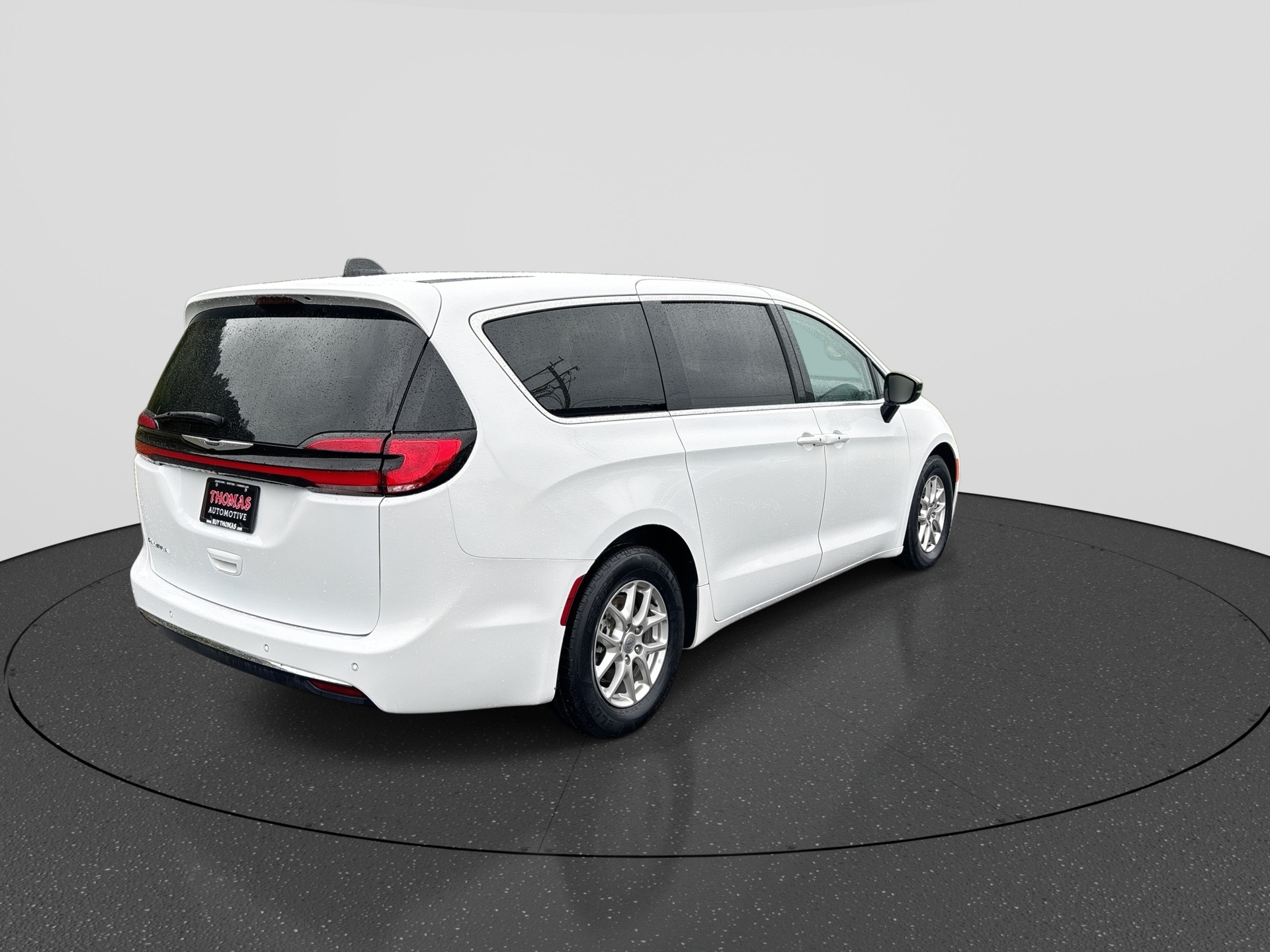 Used 2024 Chrysler Pacifica Van