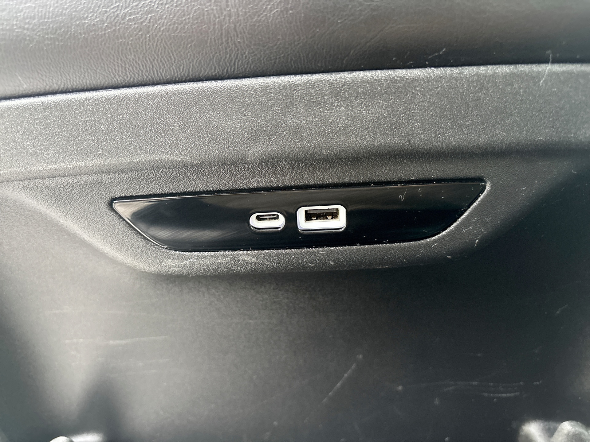Used 2024 Chrysler Pacifica Van
