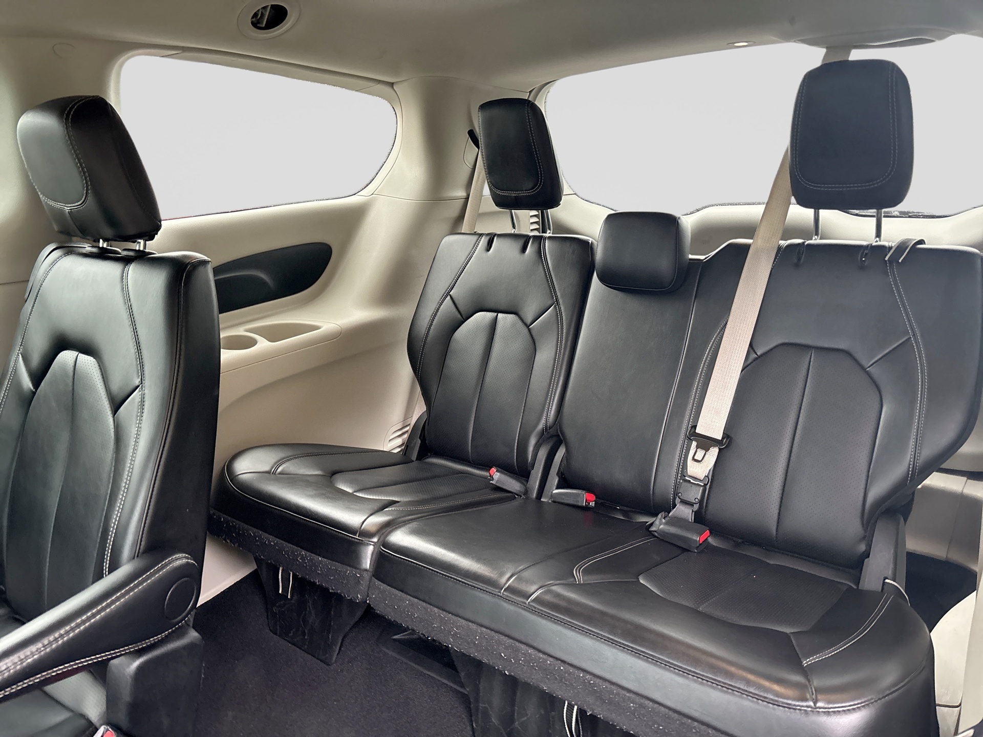 Used 2024 Chrysler Pacifica Van