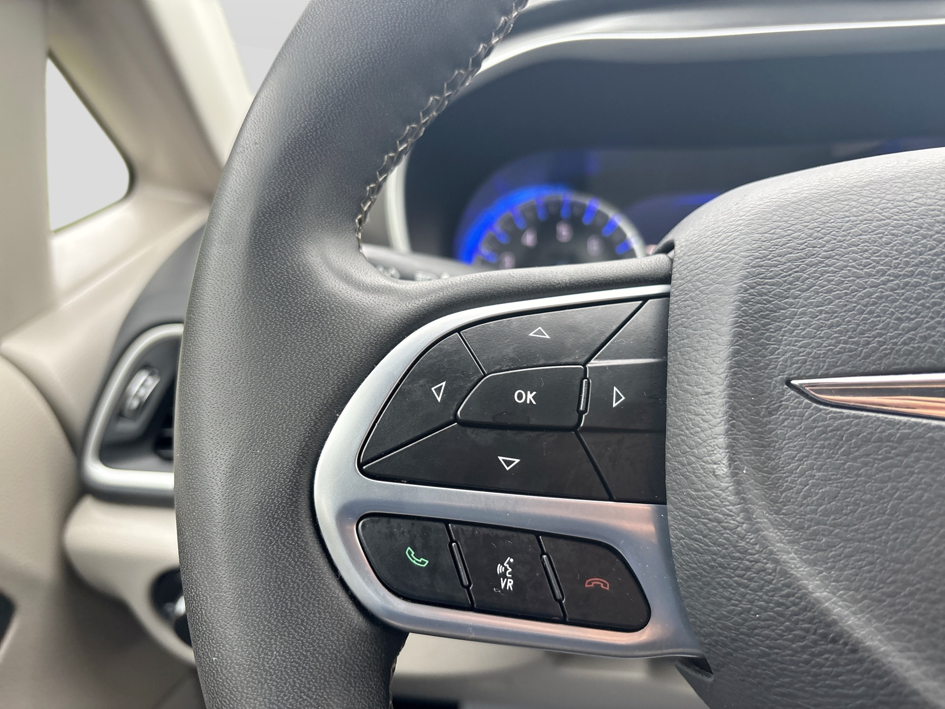 Used 2024 Chrysler Pacifica Van