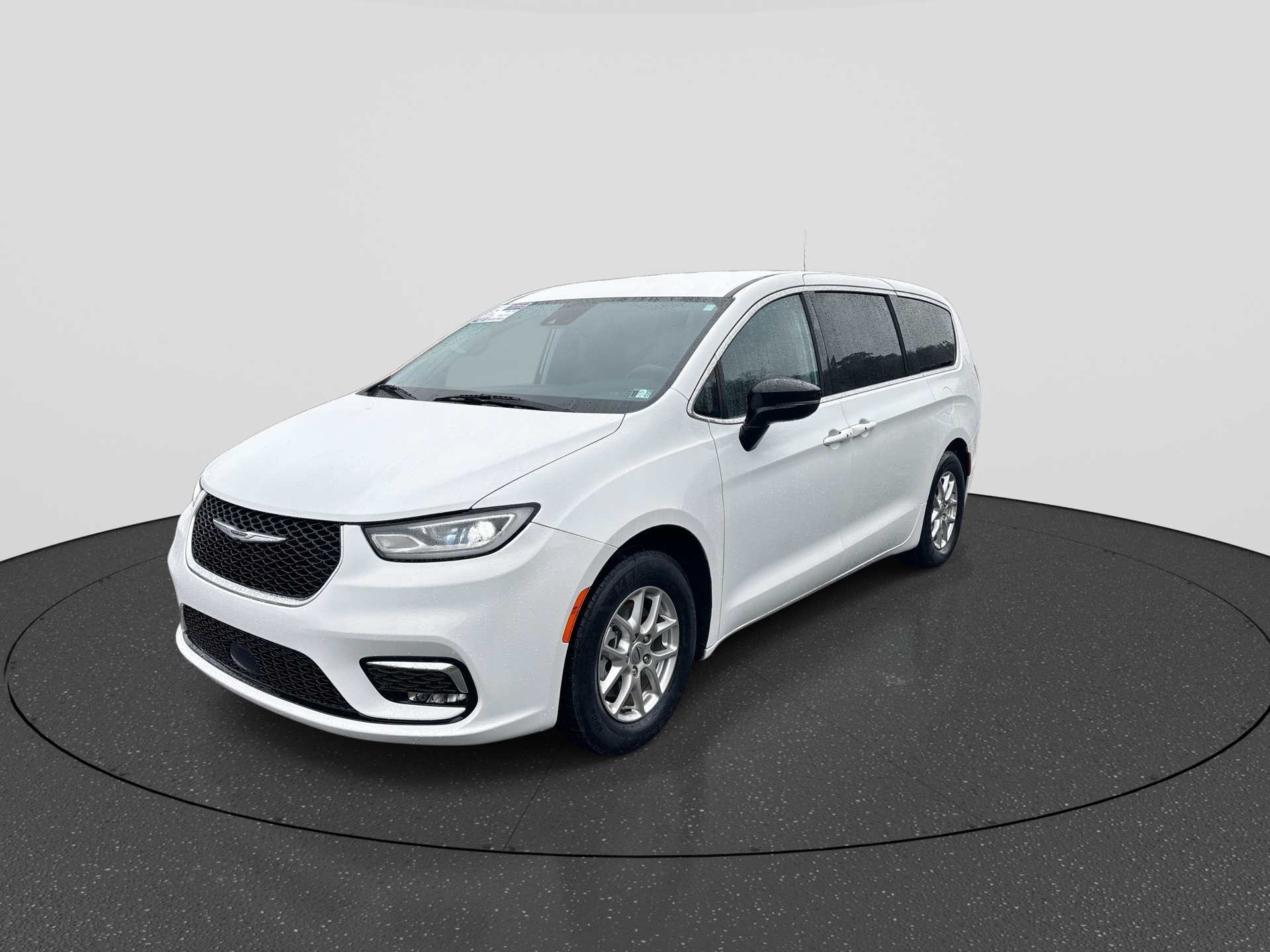 Used 2024 Chrysler Pacifica Van