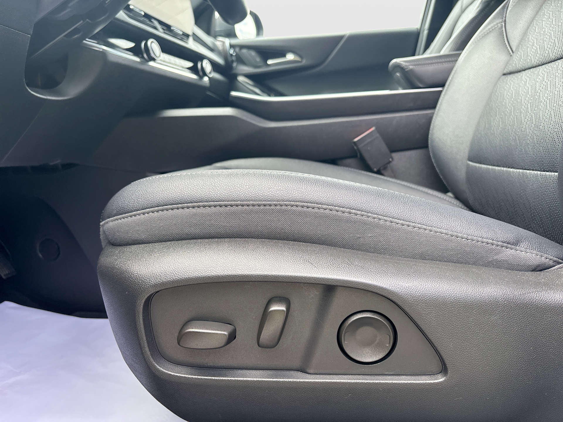 Used 2025 Chevrolet Equinox SUV