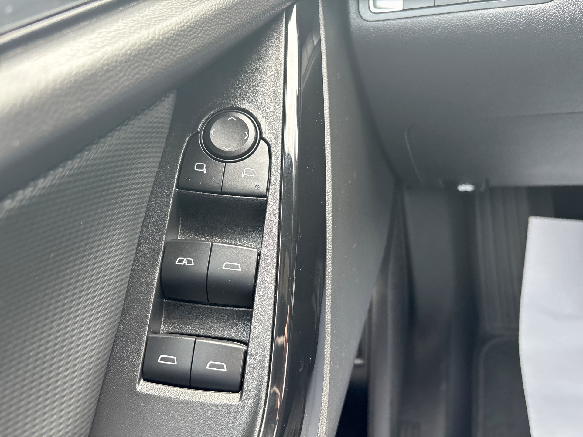Used 2025 Chevrolet Equinox SUV