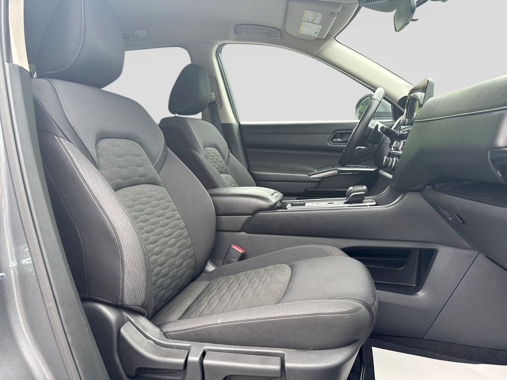 Used 2025 Nissan Pathfinder SUV