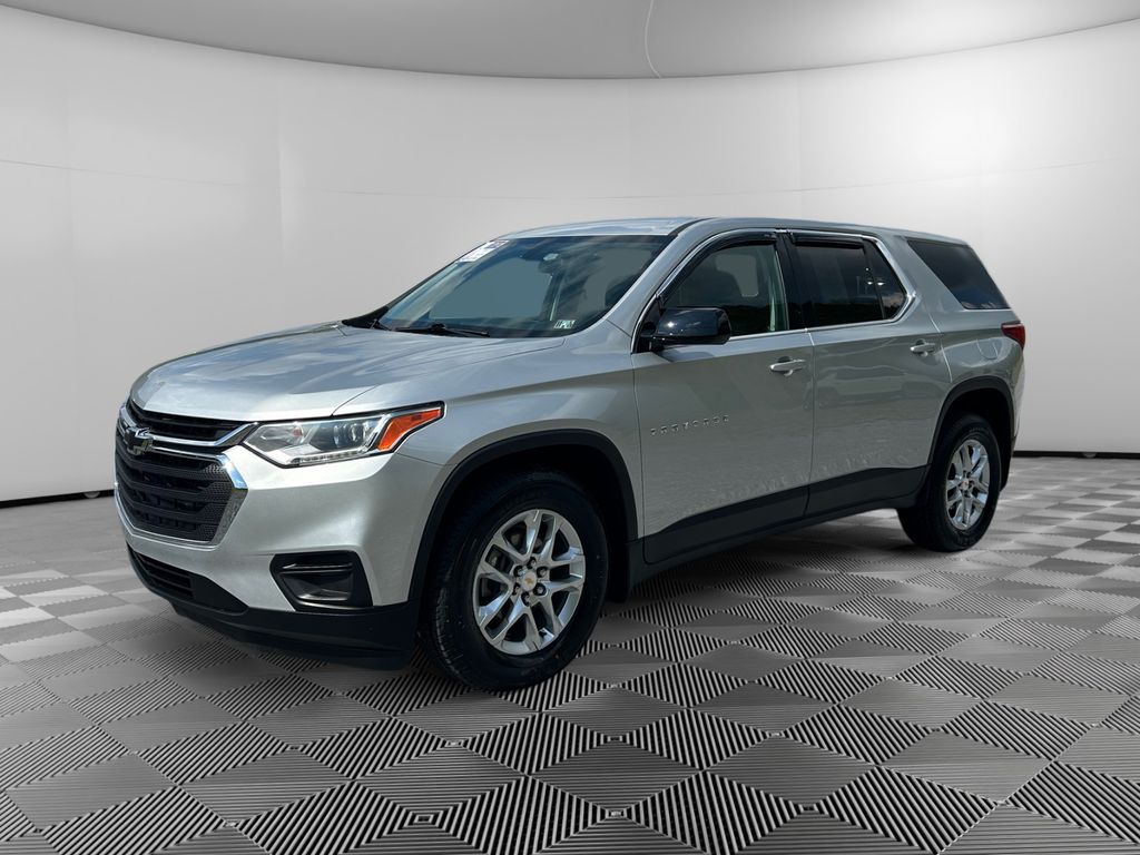 2018 Chevrolet Traverse LS photo 3