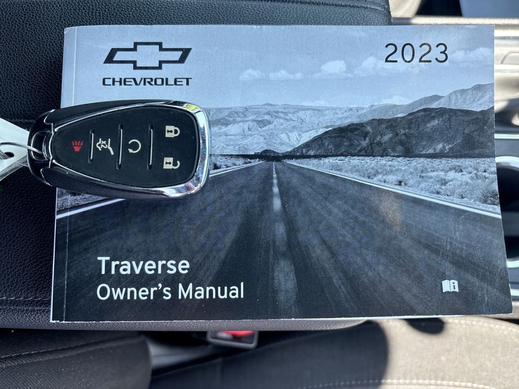 Used 2023 Chevrolet Traverse SUV