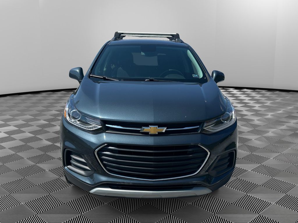 2021 Chevrolet Trax LT photo 2