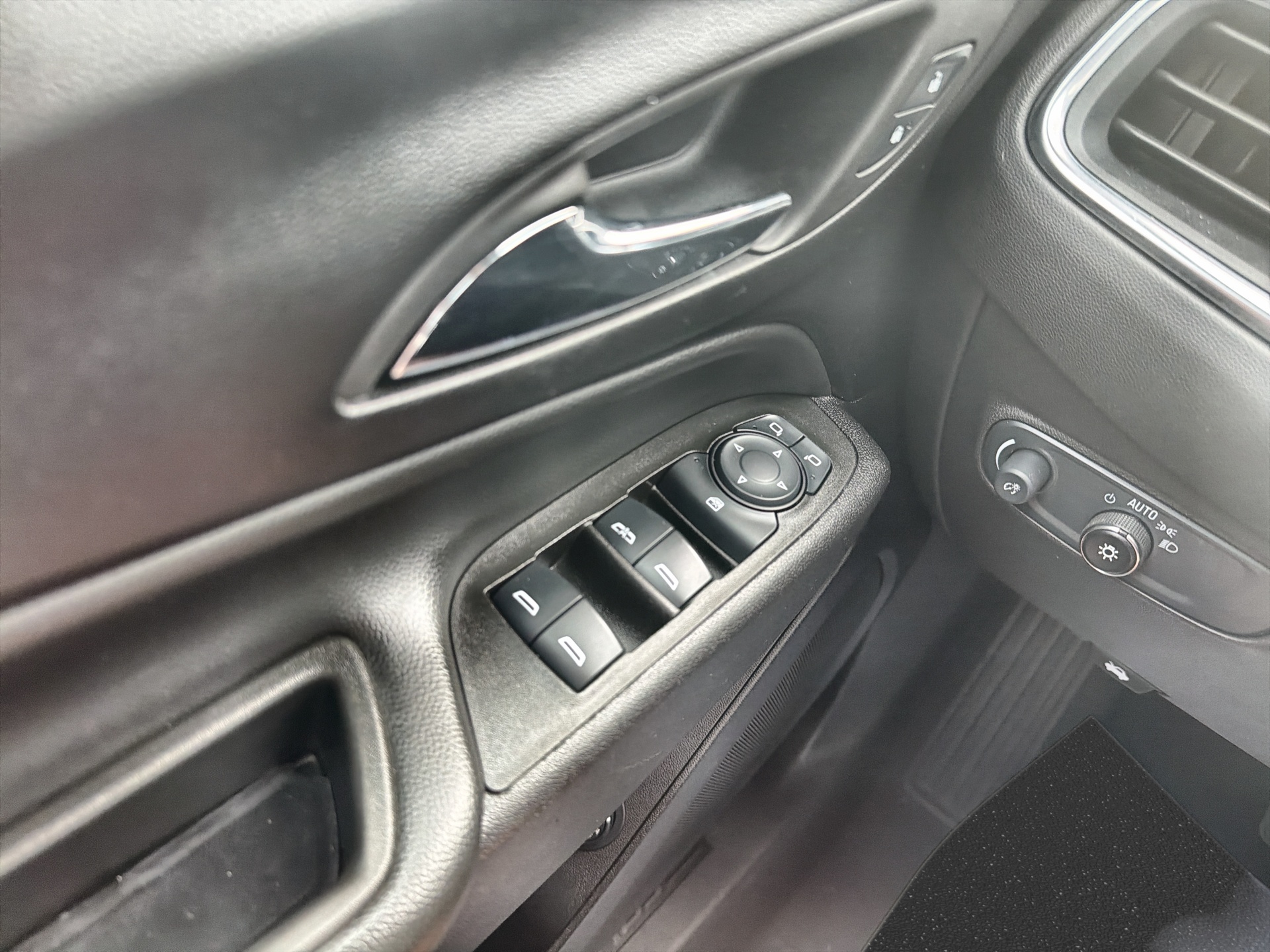Used 2024 Chevrolet Equinox SUV