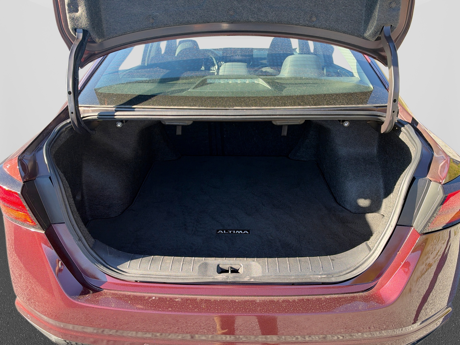 Used 2024 Nissan Altima Sedan
