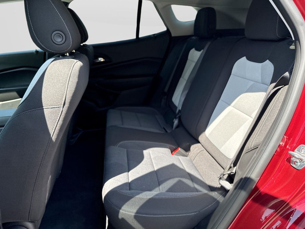 Used 2024 Chevrolet Trax SUV