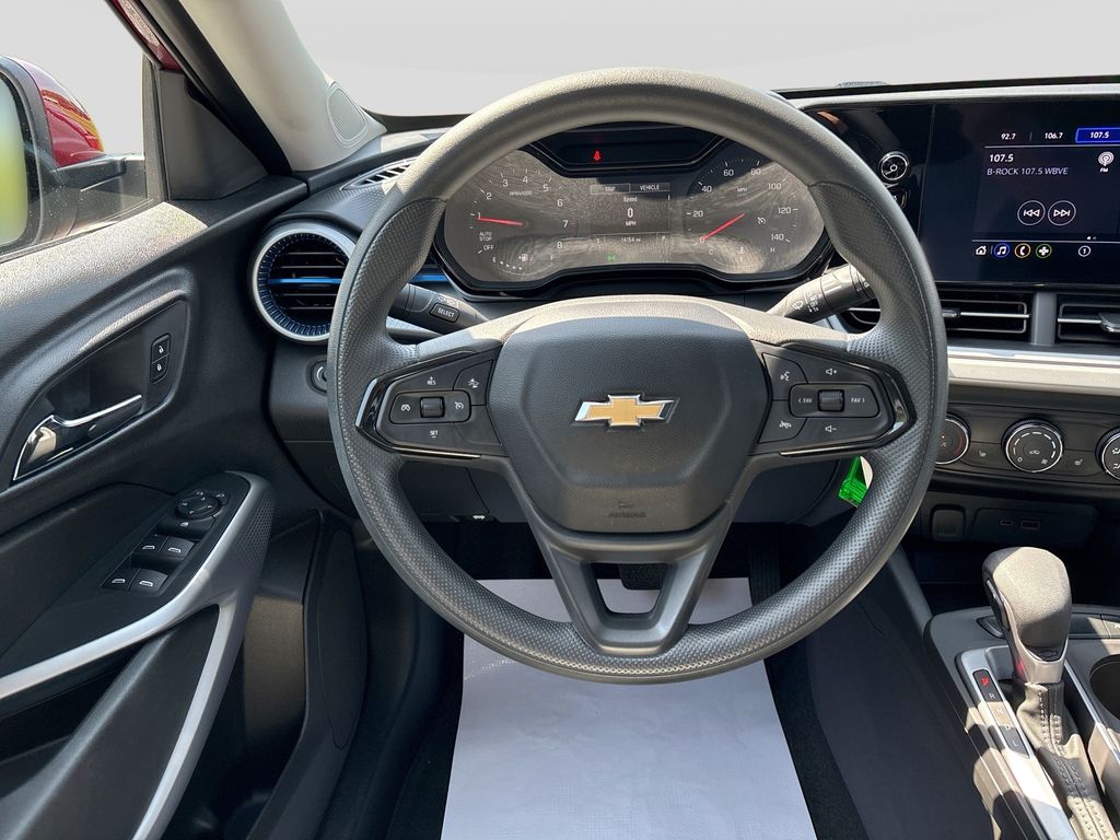 Used 2024 Chevrolet Trax SUV