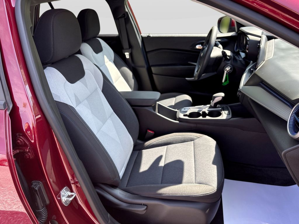Used 2024 Chevrolet Trax SUV
