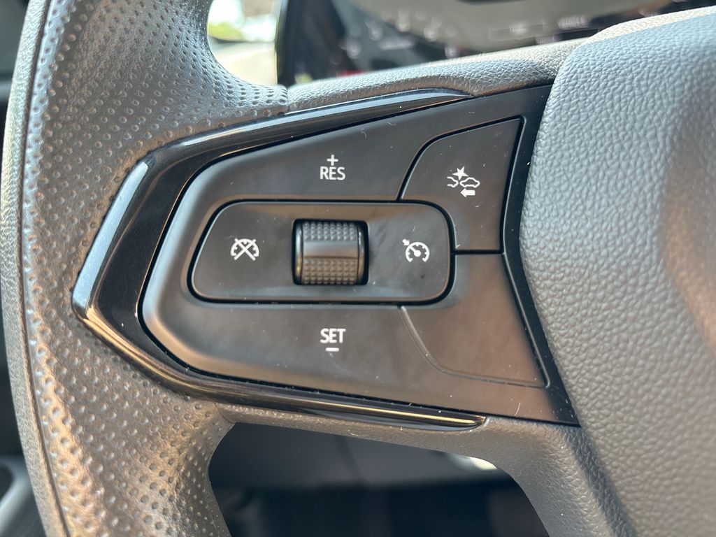 Used 2024 Chevrolet Trax SUV