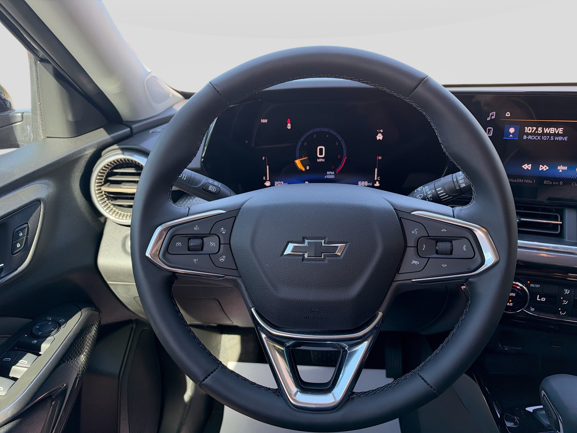 Used 2025 Chevrolet Trax SUV