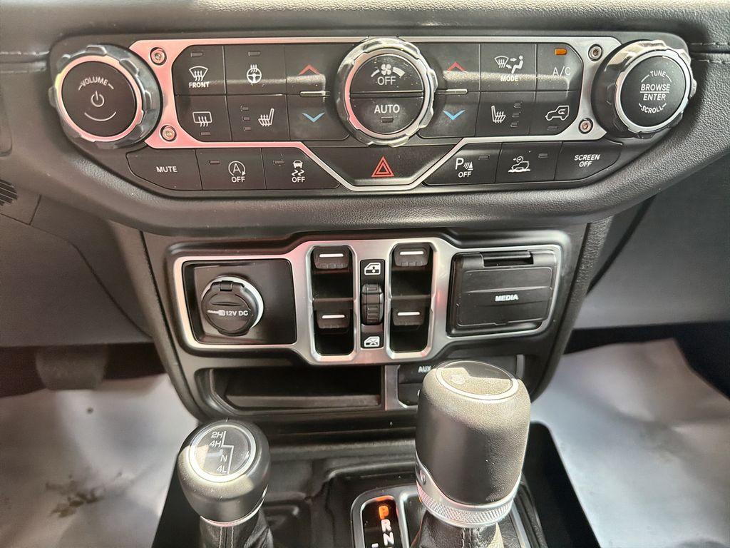 Used 2024 Jeep Wrangler SUV