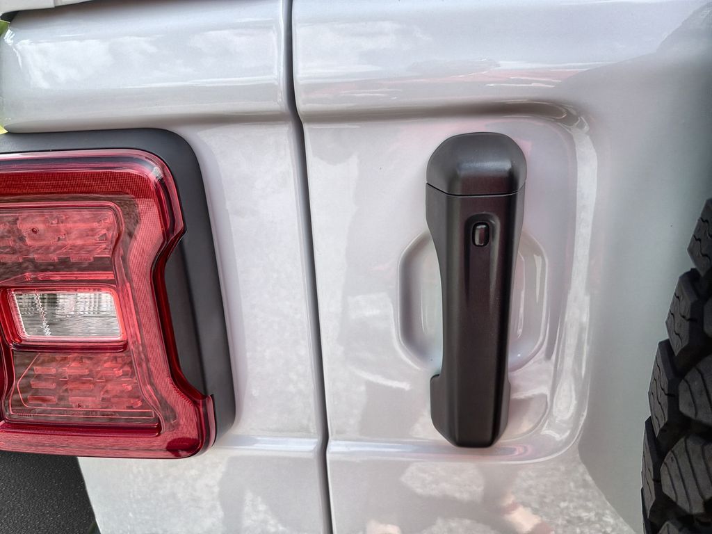 Used 2024 Jeep Wrangler SUV