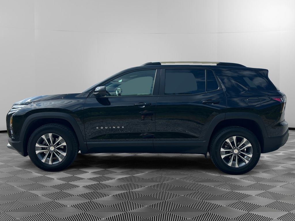 2025 Chevrolet Equinox LT photo 4