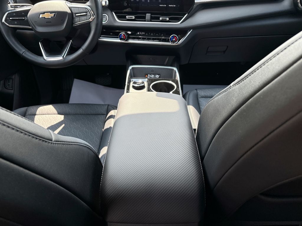 Used 2026 Chevrolet Equinox SUV