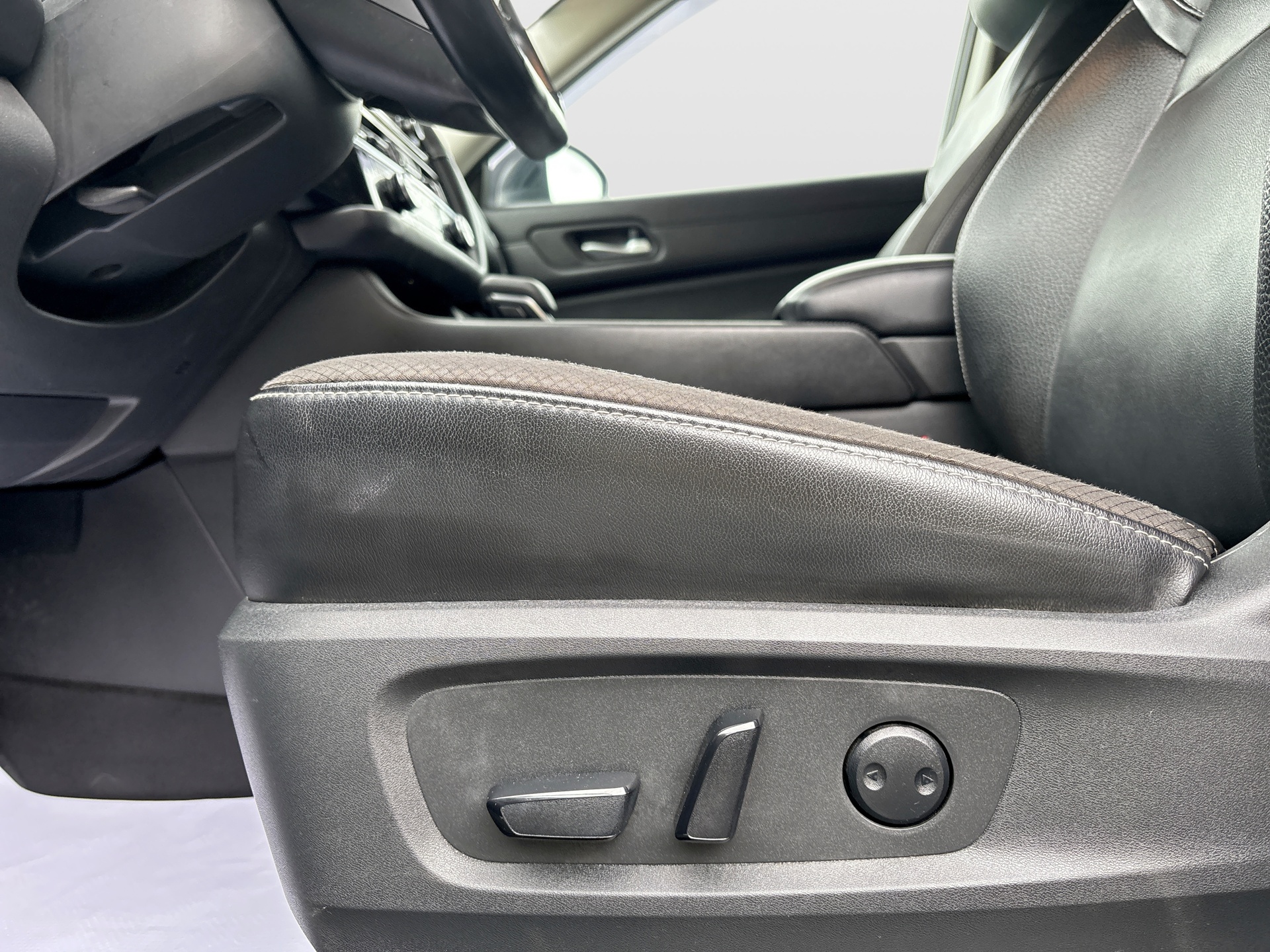 Used 2024 Nissan Pathfinder SUV