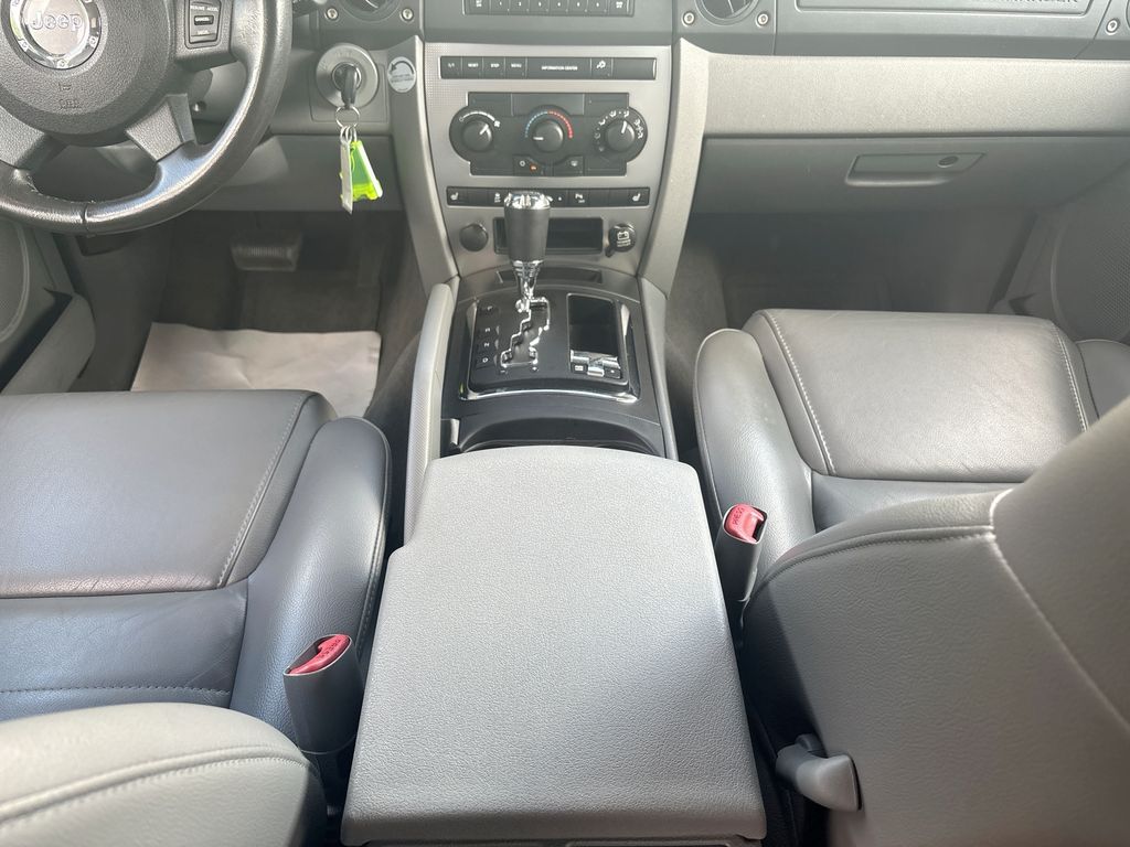 Used 2006 Jeep Commander SUV