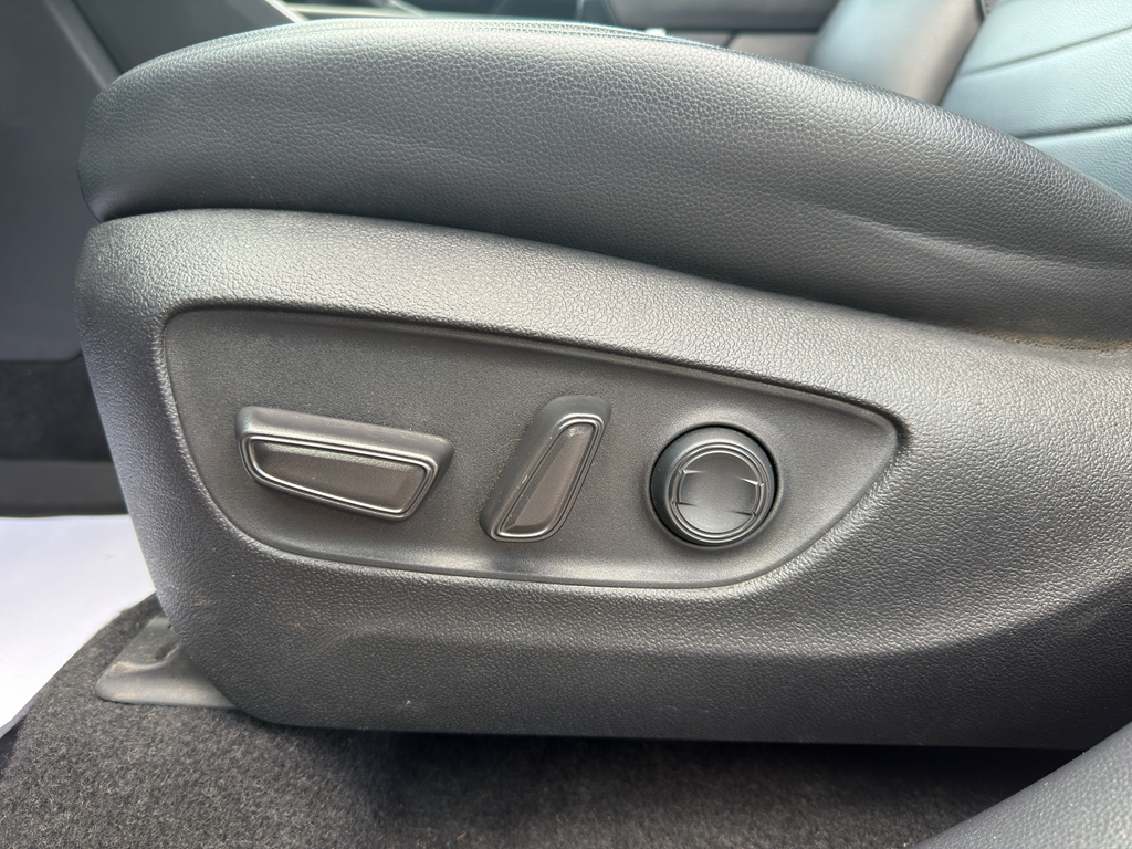 Used 2023 Toyota Highlander SUV