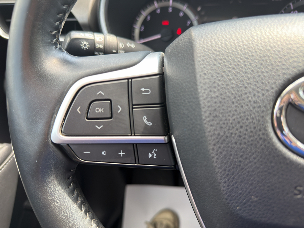 Used 2023 Toyota Highlander SUV