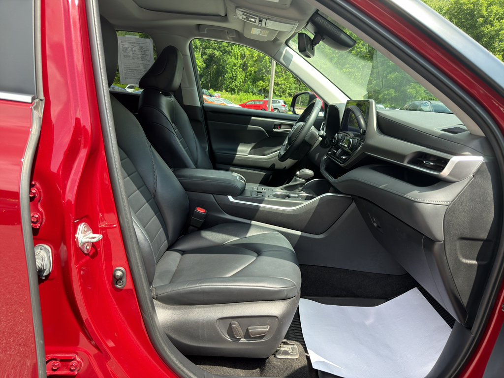 Used 2023 Toyota Highlander SUV