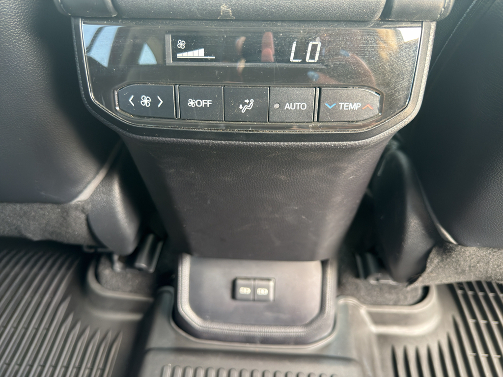 Used 2023 Toyota Highlander SUV