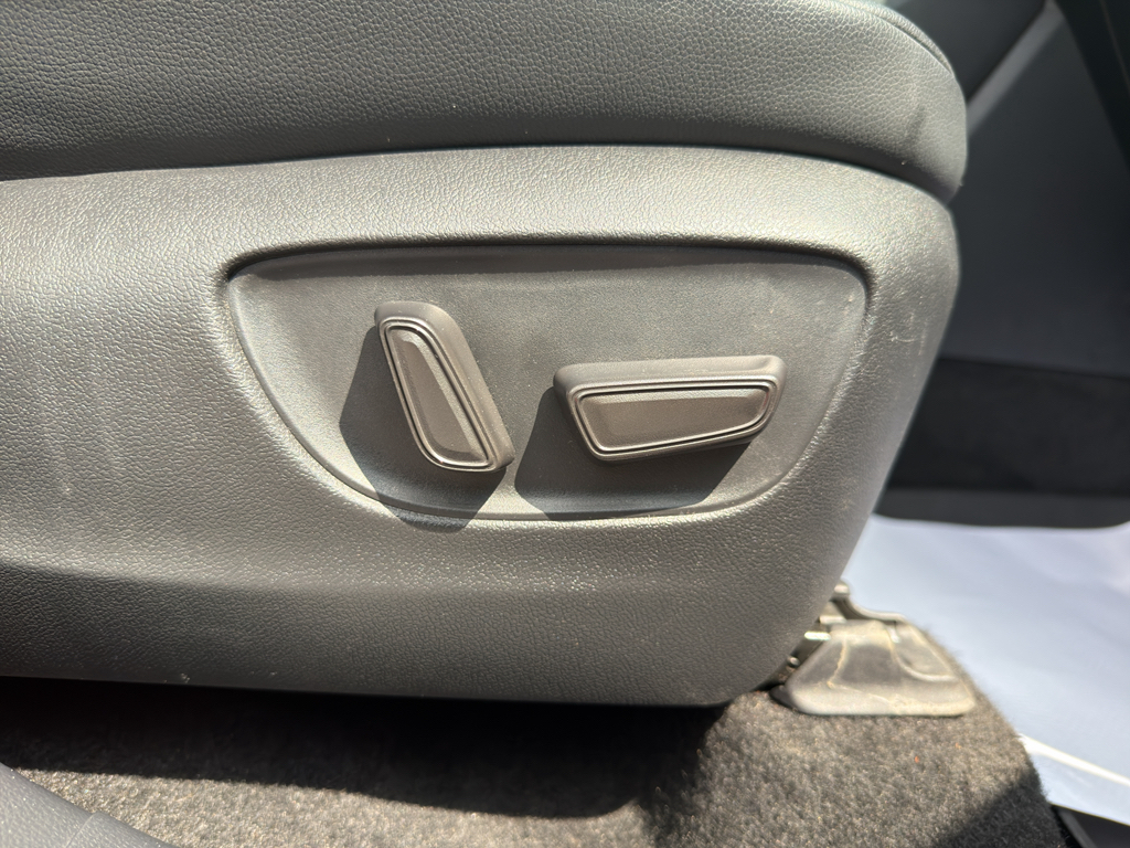 Used 2023 Toyota Highlander SUV