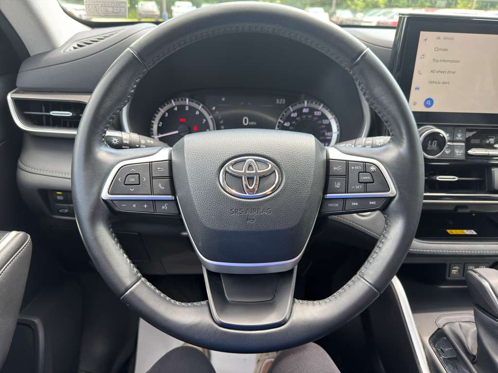 Used 2023 Toyota Highlander SUV