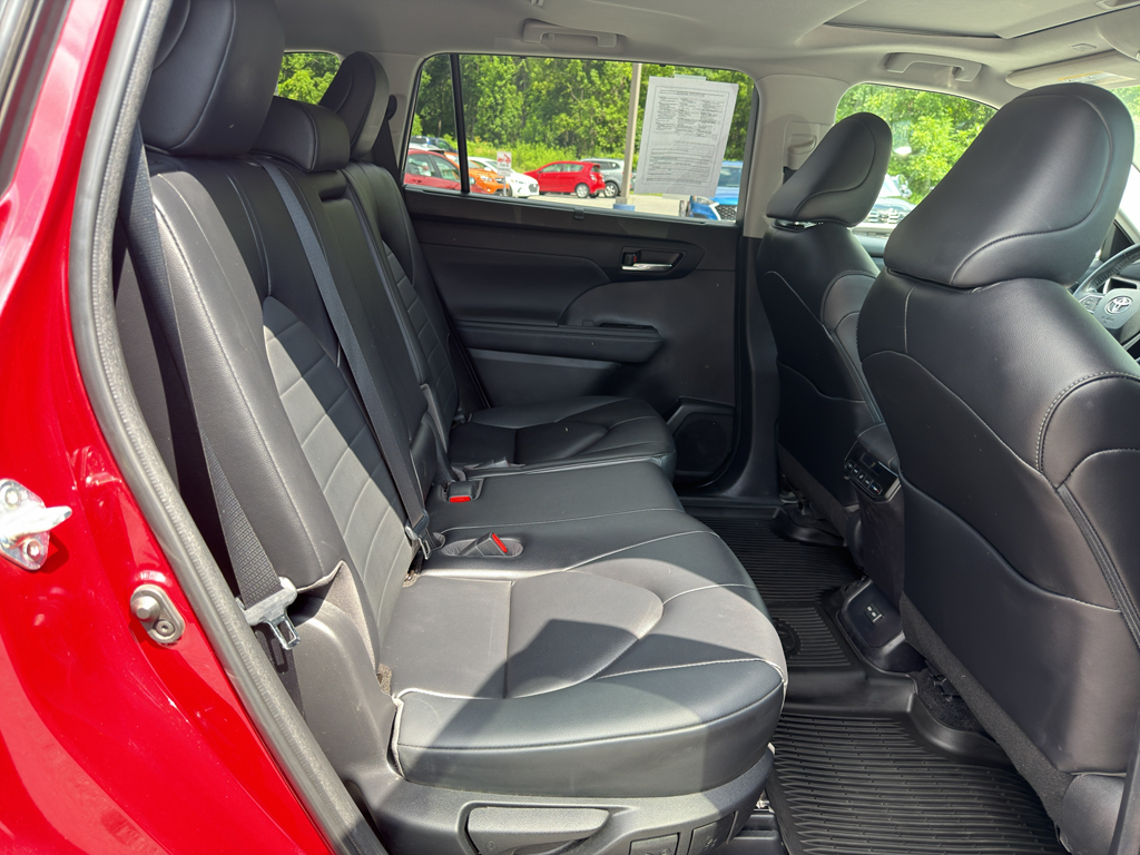 Used 2023 Toyota Highlander SUV