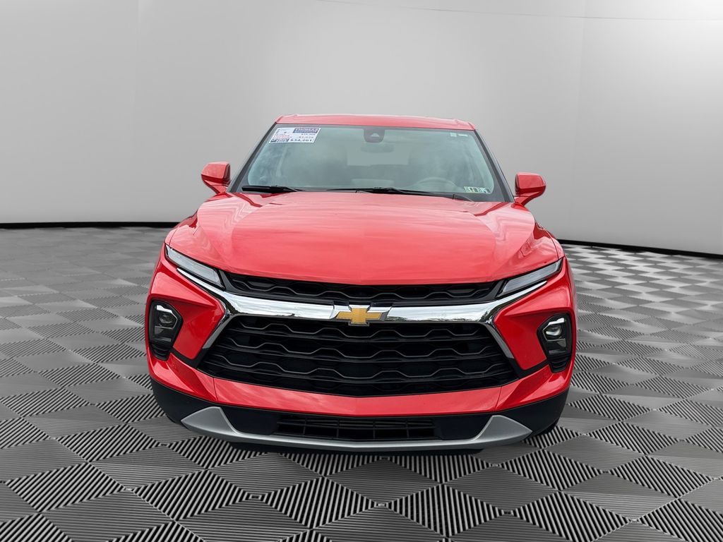 2025 Chevrolet Blazer 2LT photo 2
