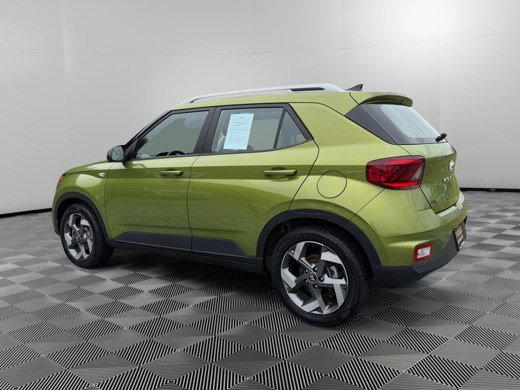 2022 Hyundai Venue SEL Limited photo 4
