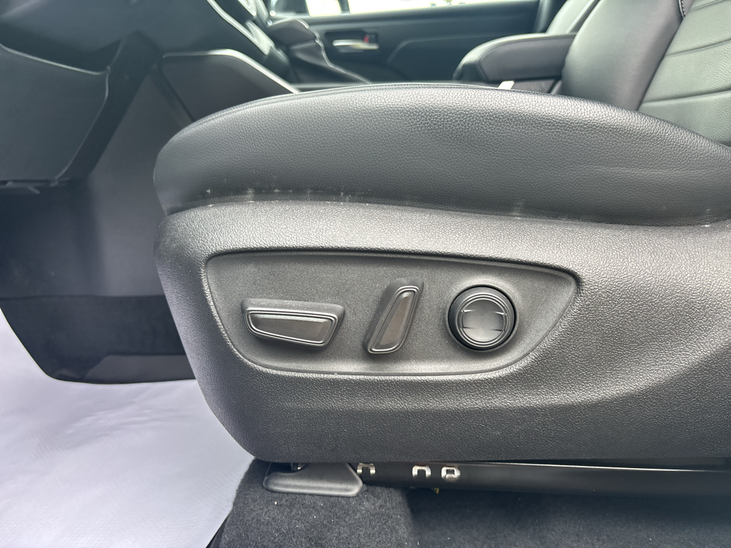 Used 2022 Toyota Highlander SUV