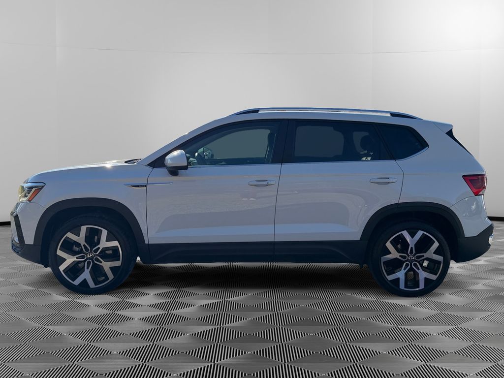 2023 Volkswagen Taos SEL photo 4