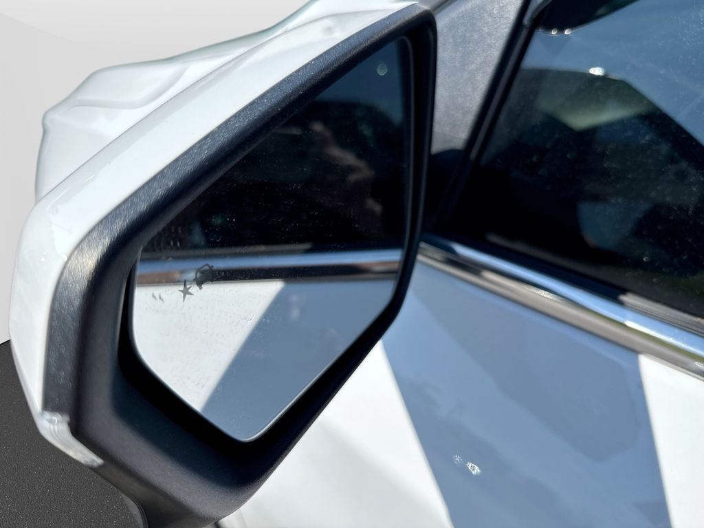 Used 2023 Chevrolet Equinox SUV