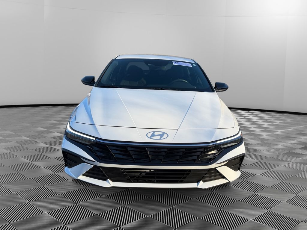 2025 Hyundai Elantra SEL Sport photo 2
