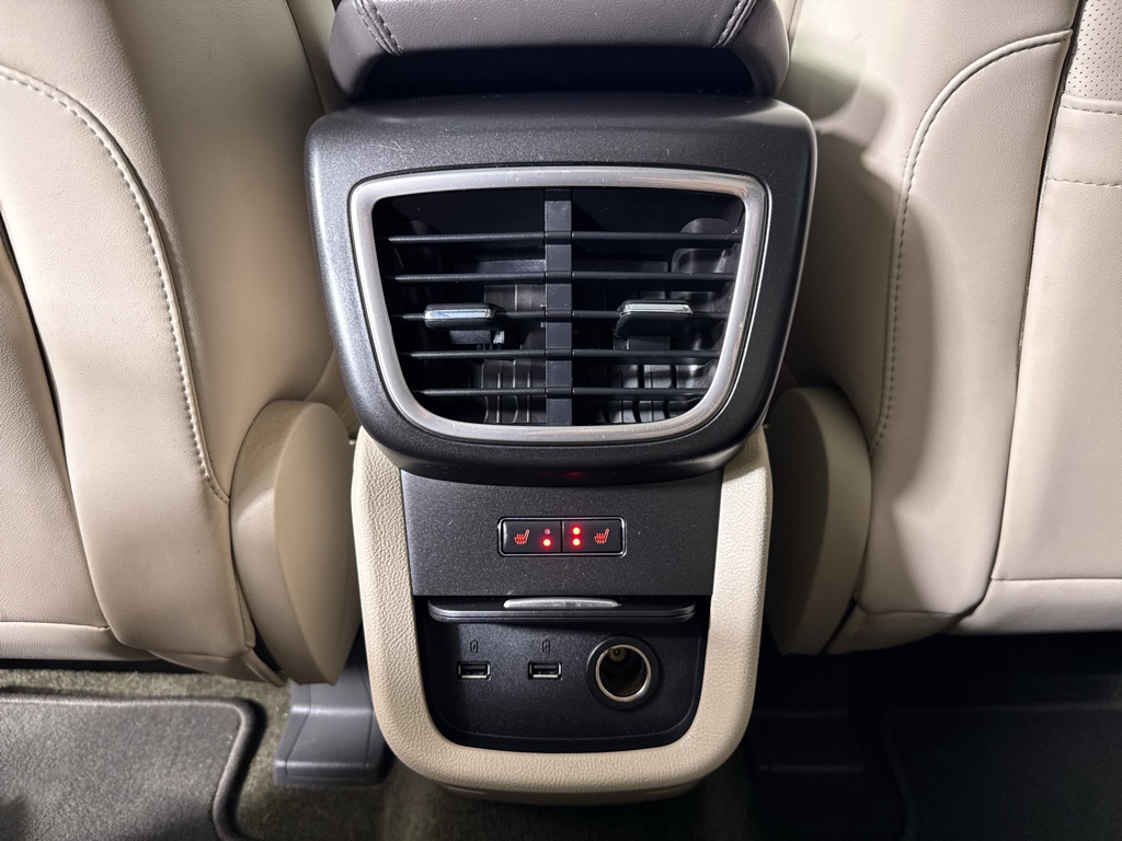 Used 2018 Ivory Pearl Metallic Tri-Coat Lincoln Reserve image 22