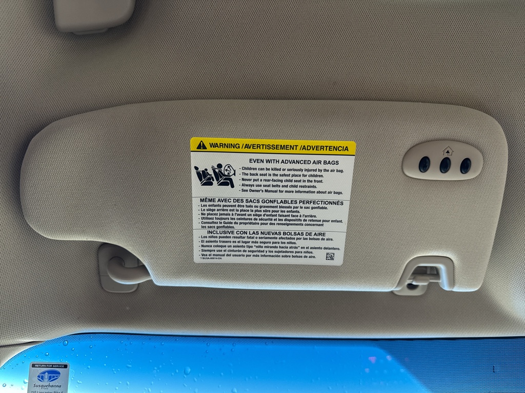 Used 2018 Ivory Pearl Metallic Tri-Coat Lincoln Reserve image 28